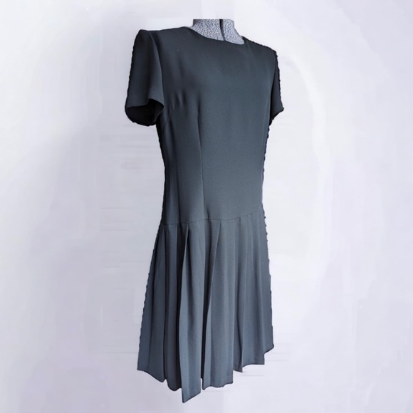 Black pleated Dress Barn Quality fabric dress - Picture 1 of 7